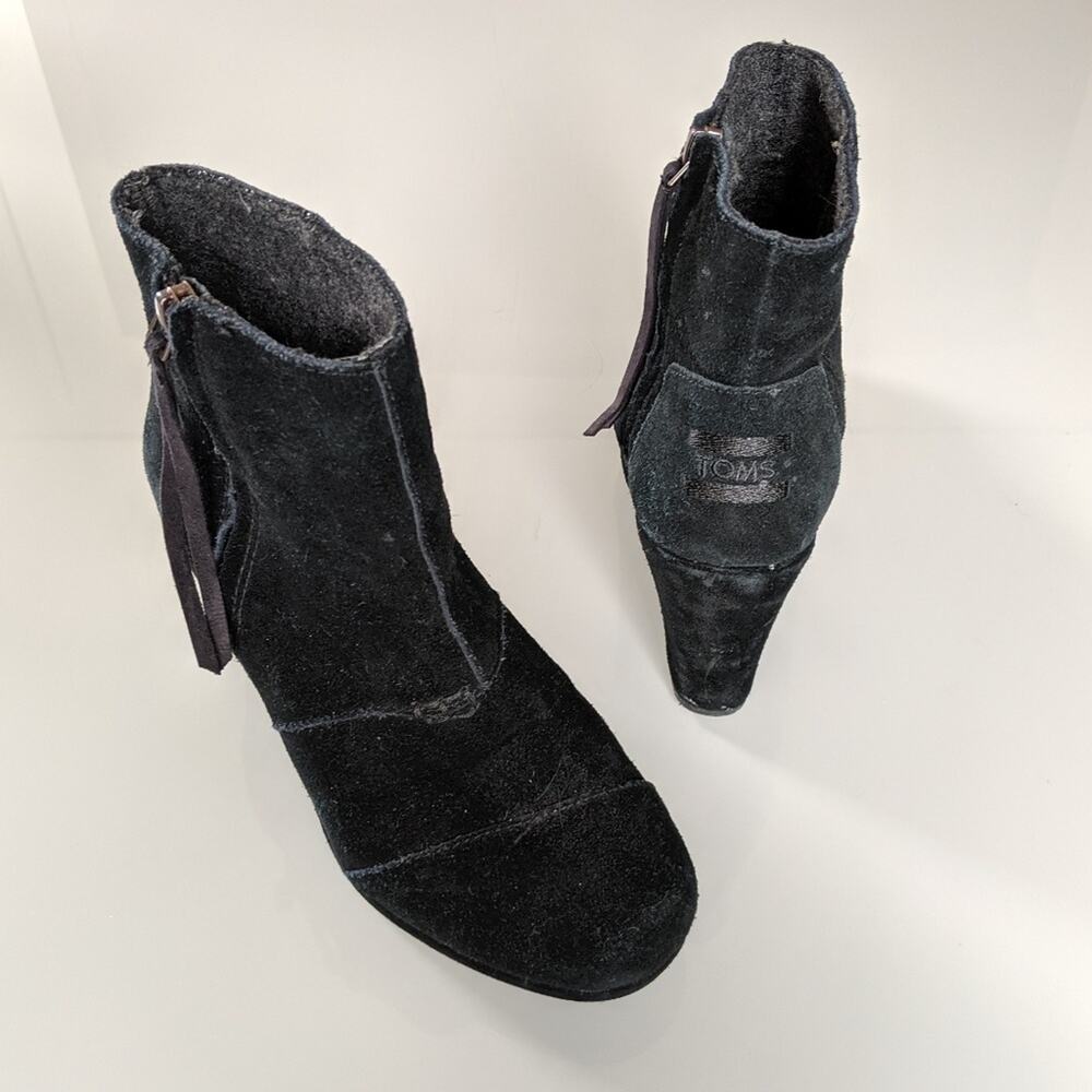 Toms Black Suede Wedge Desrhi Side Zip Booties